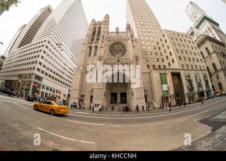 L'église St Thomas de la Cinquième Avenue et 53e Rue, Manhattan, New York, NY, États-Unis d'Amérique, États-Unis d'Amérique Banque D'Images