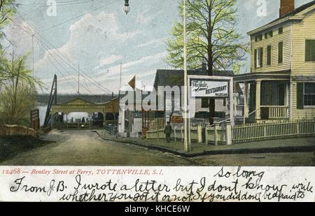 Carte postale colorée à la main avec vue sur la porte du ferry vers le New Jersey et le restaurant au coin de la rue, intitulé « Bentley Street at Ferry, Tottenville, Staten Island », Staten Island, New York, 1900. De la bibliothèque publique de New York. Banque D'Images