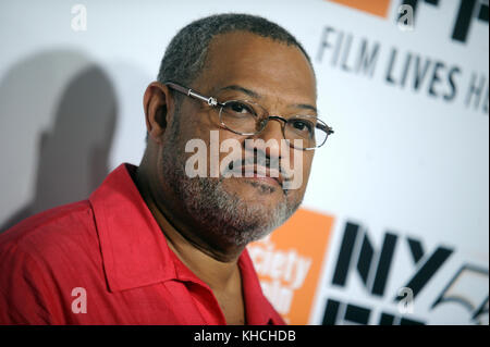 NEW YORK, NY - SEPTEMBRE 28 : Laurence Fishburne assiste à la première soirée d'ouverture du 55e Festival du film de New York de 'Last Flag Flying' au Alice Tully Hall, Lincoln Center le 28 septembre 2017 à New York. Personnes : Laurence Fishburne transmission Ref : MNC1 Banque D'Images