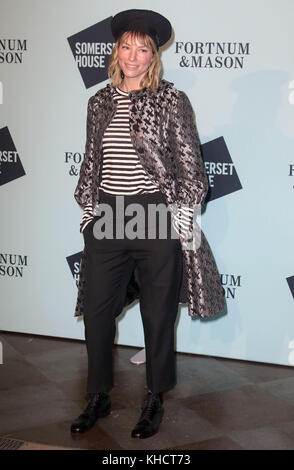 Nov 14, 2017 - Sienna Guillory assistant à 'skate à Somerset House à Fortnum & Mason lancement vip, Somerset House à Londres, Angleterre, RU Banque D'Images