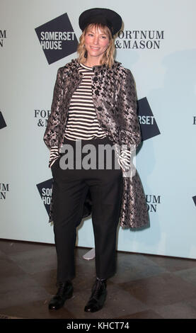 Nov 14, 2017 - Sienna Guillory assistant à 'skate à Somerset House à Fortnum & Mason lancement vip, Somerset House à Londres, Angleterre, RU Banque D'Images