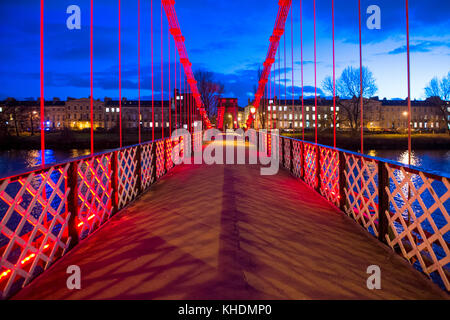 Royaume-uni, Ecosse, GLASGOW, CARLTON PLACE SUSPENSION BRIDGE Banque D'Images