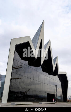 Royaume-uni, Ecosse, GLASGOW RIVERSIDE MUSEUM, CONÇU PAR ZAHA HADID Banque D'Images