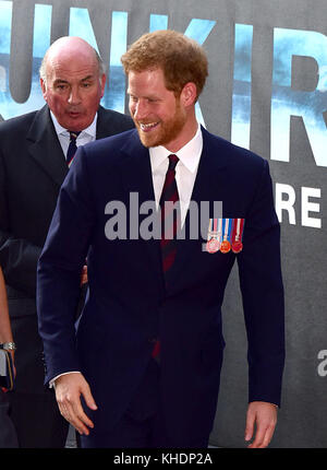 LONDRES, ANGLETERRE - 13 JUILLET : le Prince Harry participe à la première mondiale « unkirk » à Odeon Leicester Square le 13 juillet 2017 à Londres, en Angleterre. Personnes: Prince Harry transmission Ref: MNC76 Banque D'Images