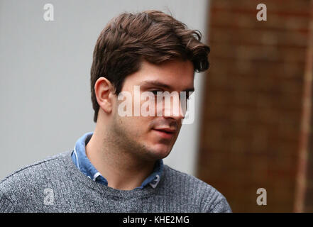 Daryll rowe arrive à lewes crown court ce matin 15 novembre, 2017. Rowe est accusé d'avoir délibérément essayer d'infecter dix amants avec le VIH. Il est accusé de quatre chefs d'accusation de coups et blessures avec intention et six accusations de tentative de causer des lésions corporelles graves avec intention. photo james boardman/image téléobjectif Banque D'Images