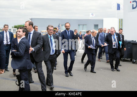 PARIS, FRANCE - JUN 23, 2017 : le premier ministre français Edouard Philippe visiter diverses entreprises du secteur aéronautique au Bourget 2017 Banque D'Images