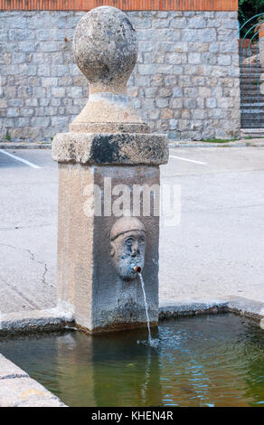 Pilón en las Navas del Marqués. Barranco de las Cinco Villas. Valle del Tiétar. Provincia de Ávila. Castilla León. España Banque D'Images