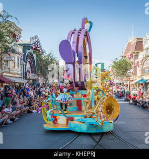 Parade Mickey's Soundsational Parade, Disneyland Park, Disneyland Resort, Anaheim, Californie, États-Unis Banque D'Images