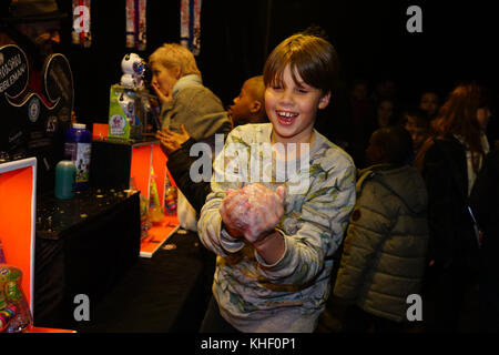 Londres, Angleterre, Royaume-Uni. 16 nov, 2017. vous assister au lancement de VIP Hyde park Winter Wonderland 2017 pour un essai. Demain, c'est pour l'ouverture du crédit public : voir li/Alamy live news Banque D'Images