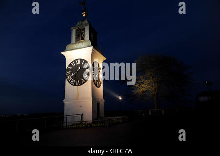 Vieille Tour avec horloge dans la forteresse de Petrovaradin près de Novi Sad, Serbie Banque D'Images