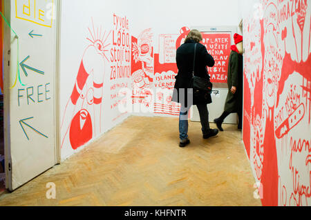 Pokoje VI, salles VI, exposition spécifique au site de jeunes arts et la confrontation d'ateliers sélectionnés d'écoles d'art tchèques, salle 7 Banque D'Images