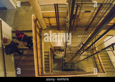 Pokoje VI, salles VI, exposition spécifique au site de l'art jeune et la confrontation des ateliers sélectionnés o Banque D'Images