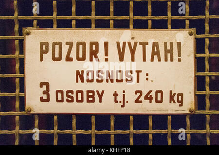 Pokoje VI, salles VI, site spécifique exposition de jeune art et de la confrontatio Banque D'Images