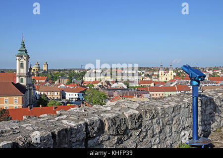 Jumelles tourisme sur la forteresse d'eger hongrie Banque D'Images