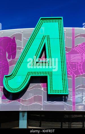 Grandes lettres sur les tours de Carnaval. Coney Island, Brooklyn, New York, États-Unis Banque D'Images