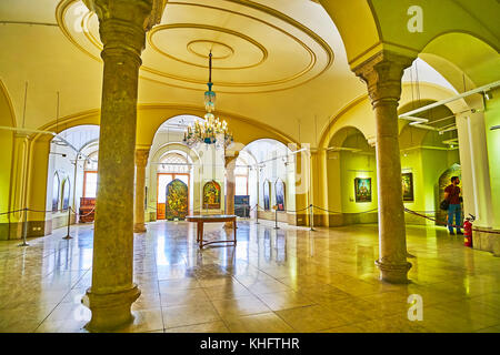 Téhéran, Iran - 11 octobre 2017 : l'intérieur de l'Iranian Musée des beaux arts de golestan palace, elle abrite dans neggar-khaneh et comprend des peintures de par Banque D'Images
