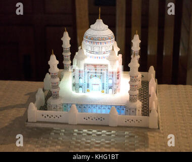 Haut de table en plastique lumineux réplique de l'indien le Mausolée du Taj Mahal situé à Agra en Inde. St paul minnesota mn usa Banque D'Images