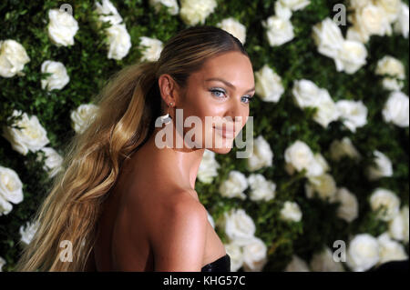 NEW YORK, NY - 11 JUIN : Candice Swanepoel assiste à la 71e cérémonie annuelle des Tony Awards au Radio City Music Hall le 11 juin 2017 à New York City People : Candice Swanepoel transmission Ref : MNC1 Banque D'Images