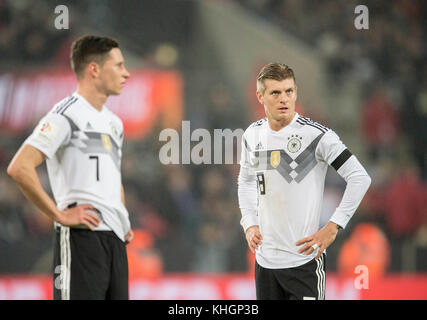 De gauche à droite Julian DRAXLER (GER), Toni KROOS (GER) Fussball Laenderspiel, Freundschaftsspiel, Allemagne (GER) - Frankreich (FRA) 2:2, AM 14.11.2017 in Koeln/ Germany. |utilisation dans le monde entier Banque D'Images