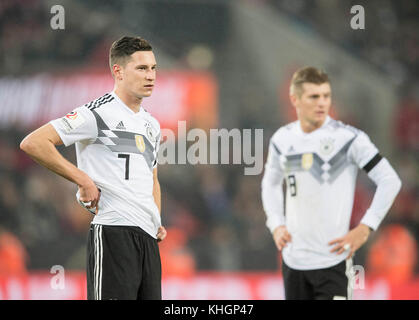 De gauche à droite Julian DRAXLER (GER), Toni KROOS (GER) Fussball Laenderspiel, Freundschaftsspiel, Allemagne (GER) - Frankreich (FRA) 2:2, AM 14.11.2017 in Koeln/ Germany. |utilisation dans le monde entier Banque D'Images