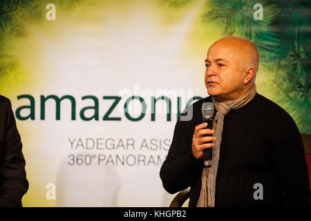 Hanovre, Allemagne. 17 novembre 2017. L’artiste Yadegar Asisi parle de son travail lors d’une conférence de presse sur l’inauguration du Panorama naturel amazonien à Hanovre, en Allemagne, le 17 novembre 2017. Crédit : Philipp von Ditfurth/dpa/Alamy Live News Banque D'Images