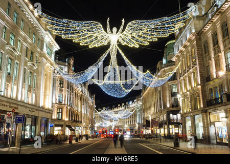 Les lumières de Noël sur Regent Street, London England Royaume-Uni UK Banque D'Images