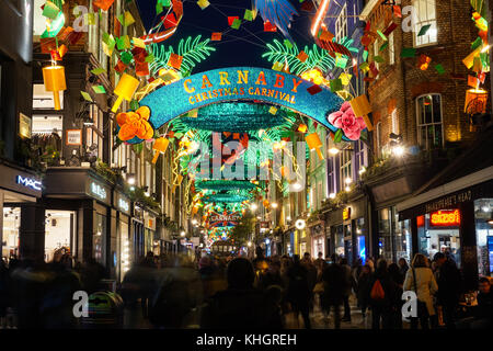 Les lumières de Noël sur Carnaby Street, London England Royaume-Uni UK Banque D'Images