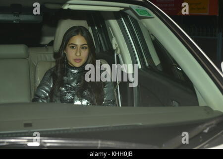 Mumbai, Inde. 18 novembre, 2017. Sara Ali Khan au film de Bollywood farha khan directeur a accueilli une partie de chanteur et compositeur edward christopher sheeran à son ressident oberoi sky high, andheri west à Mumbai le 18 nov 2017. crédit : prodip guha/Alamy live news Banque D'Images