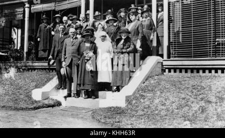 Cette photographie capture le gouverneur général australien Lord Forster lors de sa visite à Toowoomba en 1921. L'image reflète l'importance sociale et politique de sa visite au début du XXe siècle. Banque D'Images