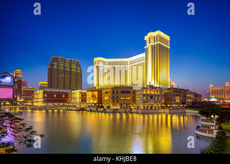 Vue de nuit d'un hôtel de luxe et de casino resort à Macao Banque D'Images