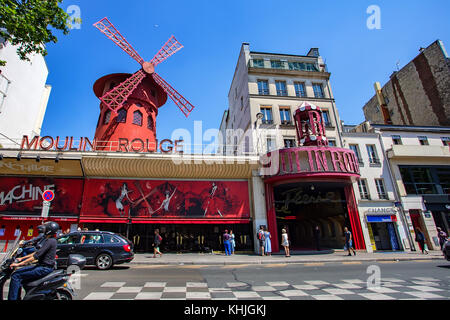 Paris, France - juin 2014 circa : moulin rouge aux beaux jours Banque D'Images