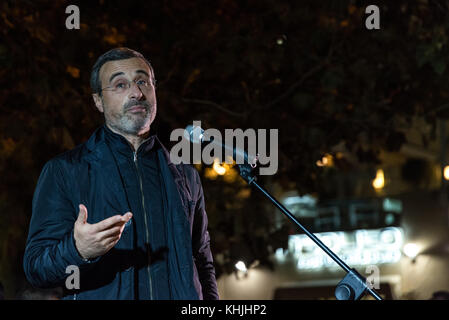 Rome, Italie - le 16 novembre, manifestation pour la liberté de la presse à Ostia, banlieue de Rome, Italie le 16 novembre 2017. libera (association contre la mafia) et de l'ISPN (fédération nationale de la presse italienne) a organisé une manifestation contre la mafia après une équipe de télévision de la rai a été agressé par roberto spada, membre du clan criminel. roberto spada a été arrêté par les carabiniers italiens comme agissant dans un contexte mafieux. L'hôtel de ville d'Ostie a été dissoute en raison de l'infiltration de la mafia en 2015 et ce week-end, il y aura second tour de vote pour le nouveau président de l'hôtel de ville le 16 novembre 2017 à Rome, Italie. (Photo de Banque D'Images