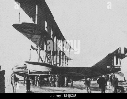 Triplane Flying Boat - UN RAF britannique WWI triplane Flying Boat - envergure 123 pieds - longueur 60 pieds Banque D'Images