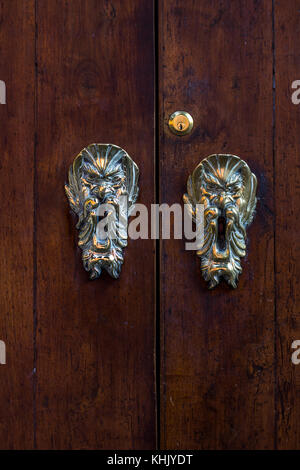 Une fois Bologna avait de nombreux canaux. Maintenant qu'une fraction du réseau est visible au-dessus du sol et qu'à un très petit nombre de points dans la ville. Bologne, Italie Banque D'Images