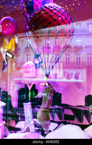 Vitrines de Noël au Printemps Haussmann, Paris 9, France Banque D'Images