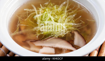 Jjamppong - soupe de fruits de mer épicés coréen Banque D'Images