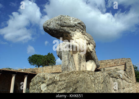 Statue et ruines de l'ancienne villa romaine à Carthage, Tunisie Banque D'Images