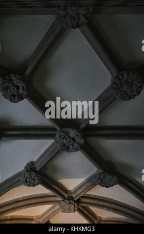 À l'intérieur du palais de Pena à Sintra, Lisbonne, Portugal district. L'ancien plafond . Banque D'Images