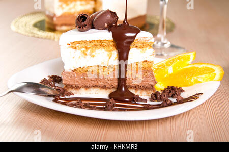 Gâteau à la crème vanille et caramel Banque D'Images