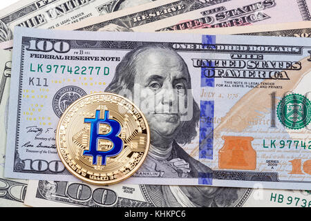 Une centaine de dollars sur Bitcoin bill. Libre, macro shot Banque D'Images