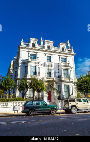 White house - propriété exclusive dans la région de Holland Park, le Royal Borough de Kensington et Chelsea, London, UK Banque D'Images