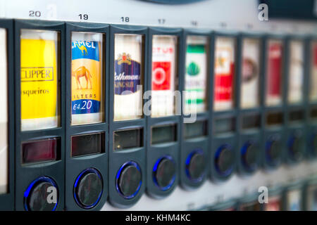 Distributeur automatique de cigarettes, Funchal (Madère, Portugal) Banque D'Images