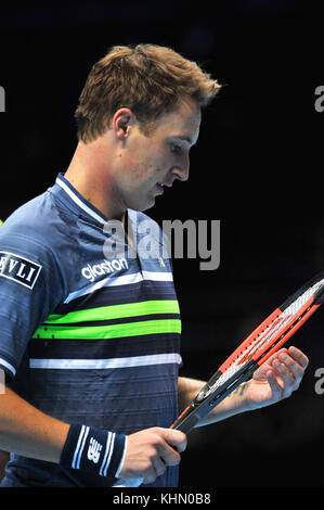 Henri Kontinen (FIN) qui se font concurrence sur le double dans l'ATP Nitto finale au O2 Arena, London, UK. L'Association des professionnels de tennis (ATP) finales sont à l'arrêt et la fonctionnalité championnats top 16 paires de doubles ainsi qu'un des célibataires la concurrence. L'événement est le deuxième plus haut niveau de tournoi de tennis pour hommes après les quatre tournois du Grand Chelem. Peter Fleming et John McEnroe tenir le record du plus grand nombre de titres en double, avec sept victoires. L'événement attire plus d'un quart de million de spectateurs, ainsi que la génération d'un auditoire global TV de plus de 100 millions Banque D'Images