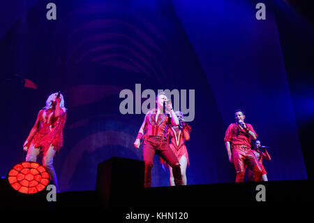 Liverpool, Royaume-Uni. 18 Nov, 2017. 90s pop, étapes, effectuer au cours de leur 20e anniversaire UK 'Party On The Dancefloor' tour, du Liverpool Echo Arena. Crédit : Paul Warburton/Alamy Live News Banque D'Images