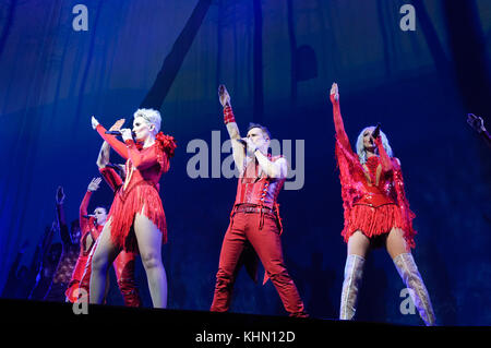 Liverpool, Royaume-Uni. 18 Nov, 2017. 90s pop, étapes, effectuer au cours de leur 20e anniversaire UK 'Party On The Dancefloor' tour, du Liverpool Echo Arena. Crédit : Paul Warburton/Alamy Live News Banque D'Images