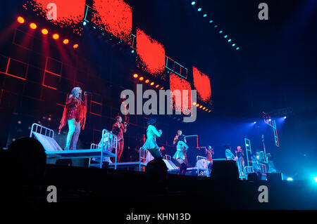 Liverpool, Royaume-Uni. 18 Nov, 2017. 90s pop, étapes, effectuer au cours de leur 20e anniversaire UK 'Party On The Dancefloor' tour, du Liverpool Echo Arena. Crédit : Paul Warburton/Alamy Live News Banque D'Images