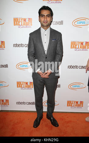 Beverly Hills, Californie, États-Unis. 17 novembre 2017. 17 novembre 2017 - Beverly Hills, Californie - Kumail Nanjiani. Lupus LA 15e édition annuelle Hollywood Bag Ladies Luncheon. Crédit photo : F. Sadou/Admedia Banque D'Images