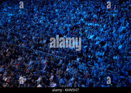 Londres, Royaume-Uni. 18 nov, 2017. atp tennis, Londres, novembre 18, 2017 spectateurs en tant que symbole, l'illustration, fonction, lors de la finale de l'atp tennis men nitto dans millenium arena, O2 Arena de Londres, Royaume-Uni, le 18 novembre 2017, la saison 2017-2018 Crédit : Peter schatz/Alamy live news Banque D'Images