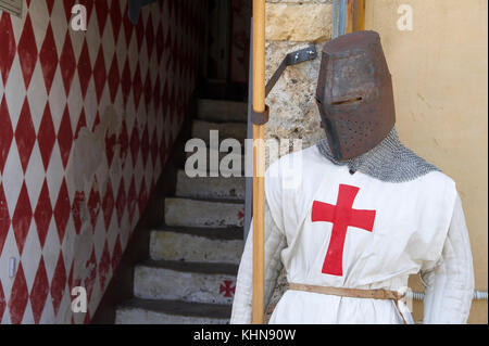 Musée de l'histoire des Templiers sur la Piazza Roma dans ville médiévale fortifiée à Monteriggioni, Toscane, Italie. 28 août 2017 © Wojciech Stroz Banque D'Images
