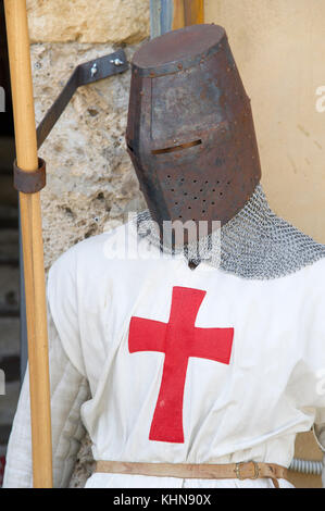 Musée de l'histoire des Templiers sur la Piazza Roma dans ville médiévale fortifiée à Monteriggioni, Toscane, Italie. 28 août 2017 © Wojciech Stroz Banque D'Images